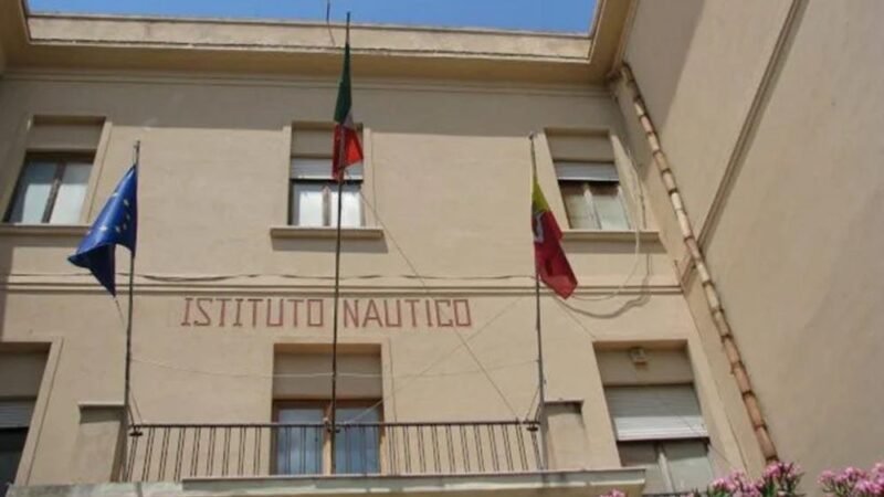 La protesta degli studenti dell’istituto “Marino Torre”