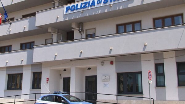 Droga, la polizia sequestra un chilo di cocaina a Mazara, due gli arresti