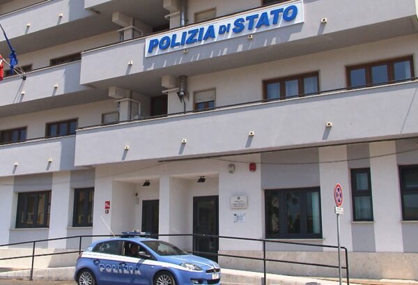 Droga, la polizia sequestra un chilo di cocaina a Mazara, due gli arresti