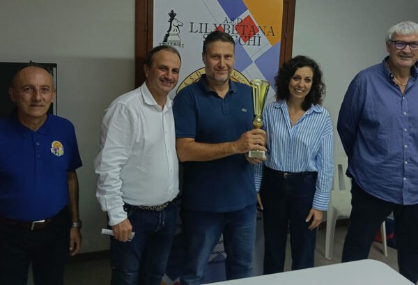 A Giulio Fontana il primo torneo siciliano Chess 960 di scacchi