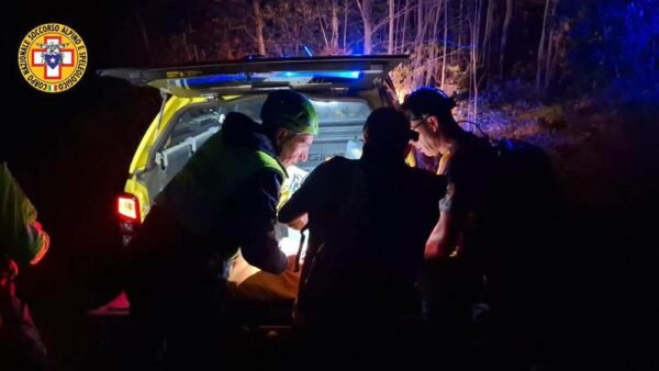 Doppio soccorso sull’Etna nella notte per Soccorso Alpino e Guardia di finanza