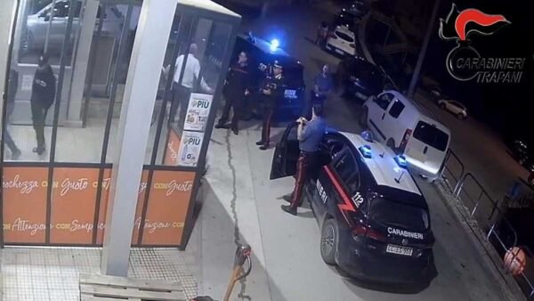 Salemi, rissa e furto in una abitazione, 4 extracomunitari denunciati