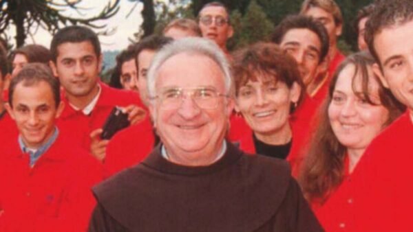 Addio a Padre Eligio Gelmini, il frate degli ultimi che fece rinascere migliaia di vite