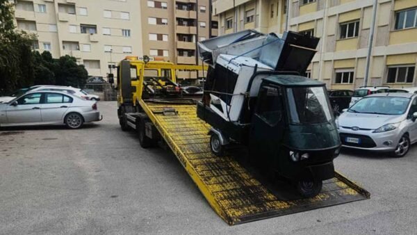 Trapani: sequestrato dai vigili mezzo utilizzato per il trasporto di rifiuti