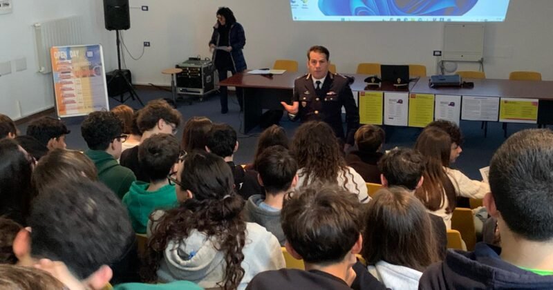 polizia alcamo studenti