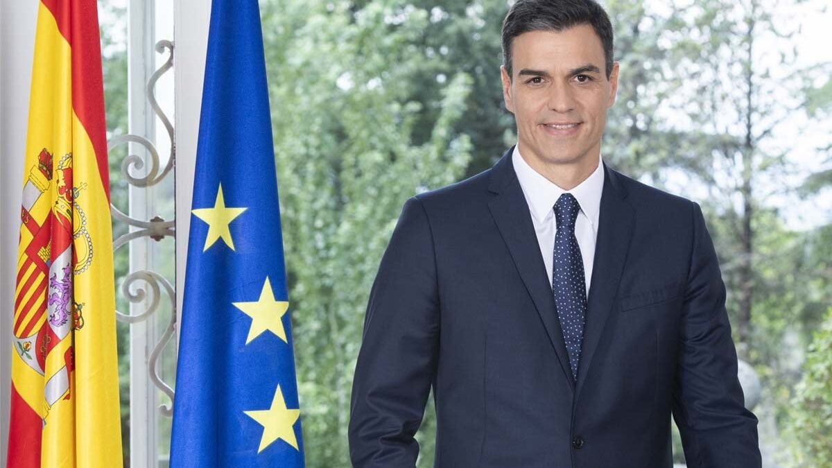 Pedro Sánchez, politico spagnolo, in ritratto istituzionale.