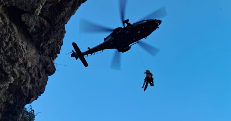Riserva dello Zingaro, turista tedesca ferita a Cala Disa: soccorsa con l'elicottero dell'Aeronautica Militare